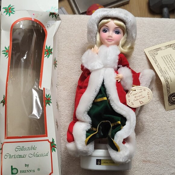 VINTAGE DOLL BRINNS MUSICAL 11" PLAYS WHITE CHRISTMAS 1986 GUC MADE IN KOREA - Picture 1 of 16